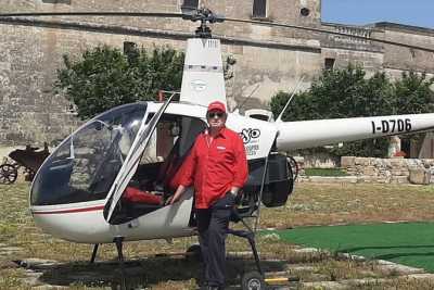 Grottaglie, la storia di Enzo: a 86 anni pilota ancora un elicottero. �In Italia sono il pi� anziano�